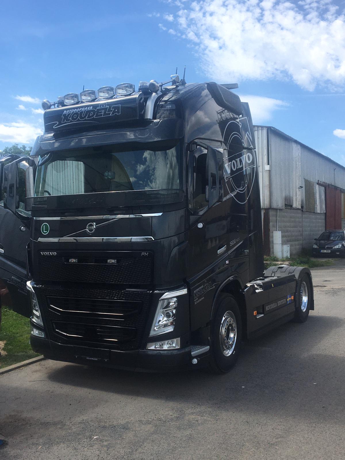 Volvo FH4 sluneční clona 